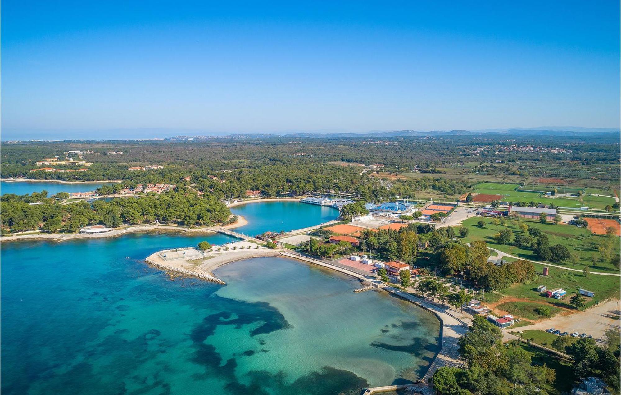 Gorgeous Apartment In Umag With Wifi Экстерьер фото